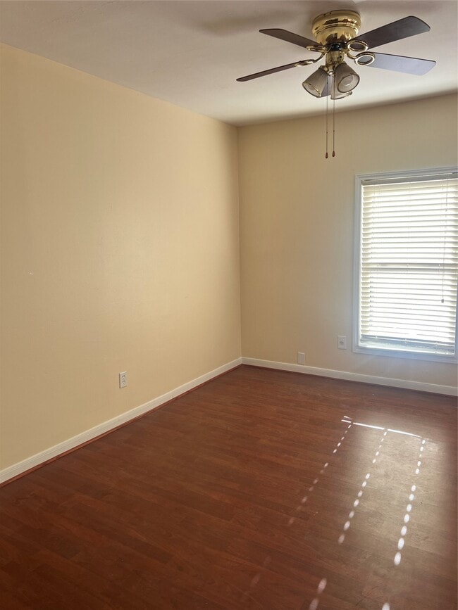 Building Photo - 5604 Chapman St