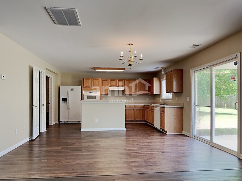 Building Photo - 111 Graduate Ln