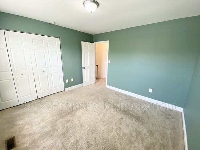 Building Photo - 538 Wellington Ct