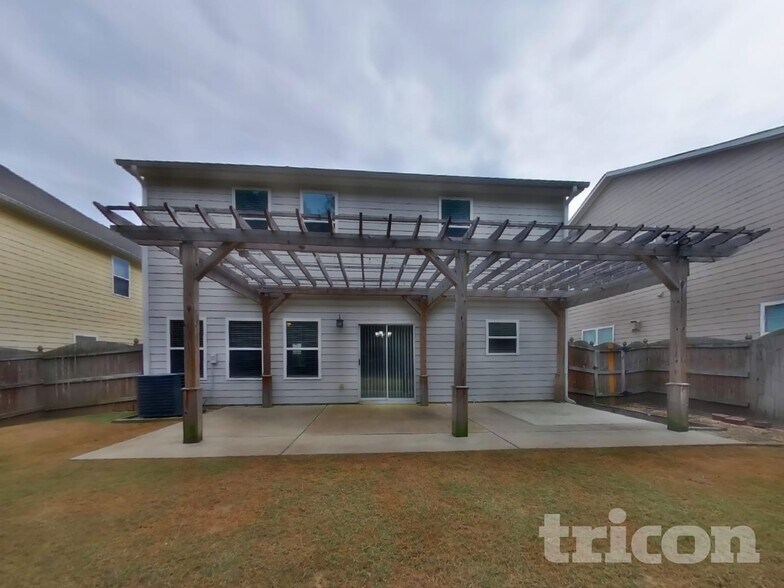 Building Photo - 367 Parkmont Way
