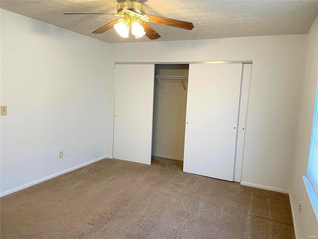 Building Photo - 601 White Oak Dr