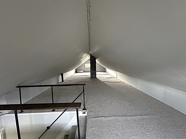 Building Photo - Cozy Meets Chic – 2BR Home with Outdoor Bliss!