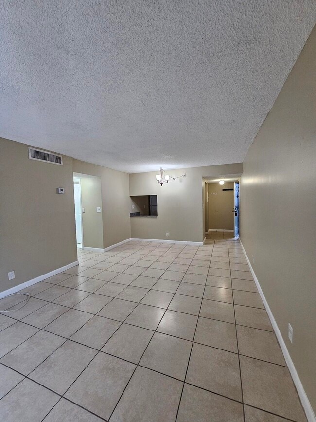 Building Photo - 1720 N Congress Ave