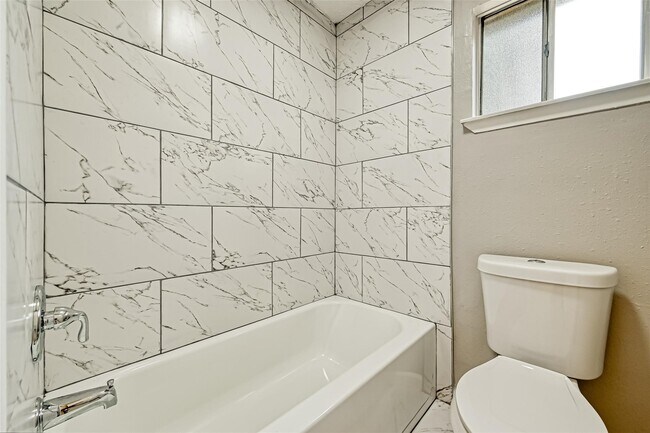 Building Photo - 3527 Acorn Springs Ln