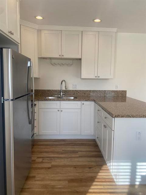 Building Photo - 721 S Cedros Ave