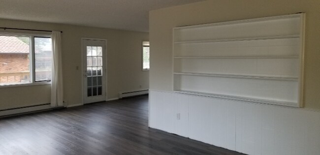 Building Photo - 3420 Clubheights Dr