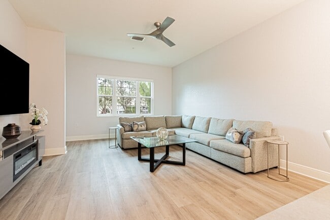 Building Photo - Seasonal Fully Furnished Home in Fiddler's Creek - AVAIL NOW-MAY