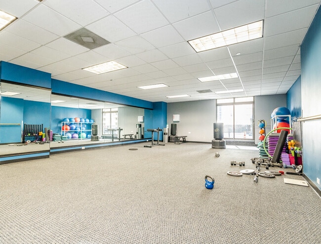 Building Photo - 10 E Ontario St