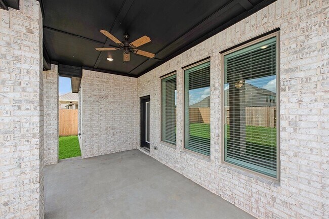 Building Photo - 8727 Arbor Trail Dr