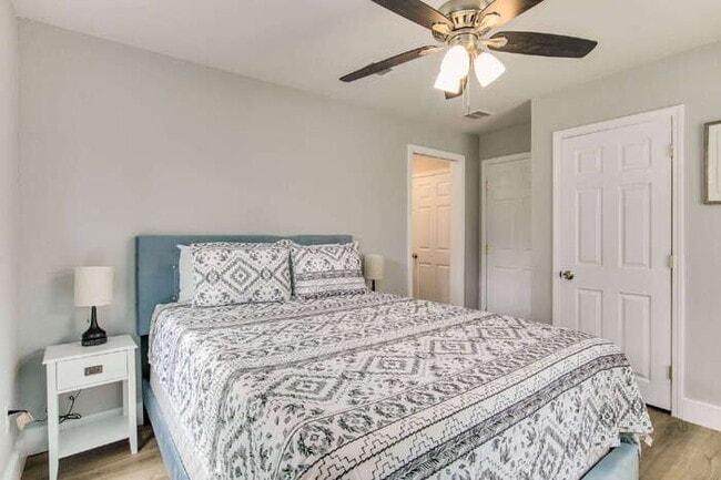 Building Photo - Charming 3-Bedroom, 2-Bath Home Near Downtown Pensacola