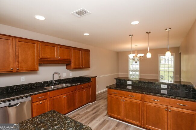 Building Photo - 1183 Crestbrook Dr