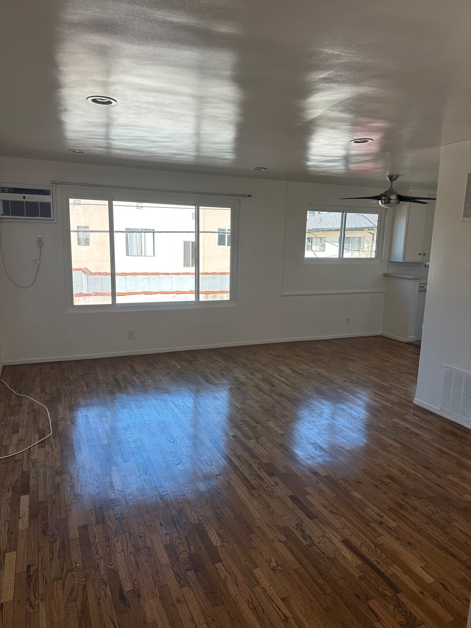 Building Photo - 6070 Pickford St