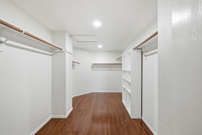 Building Photo - 7827 Raven Creek Ln