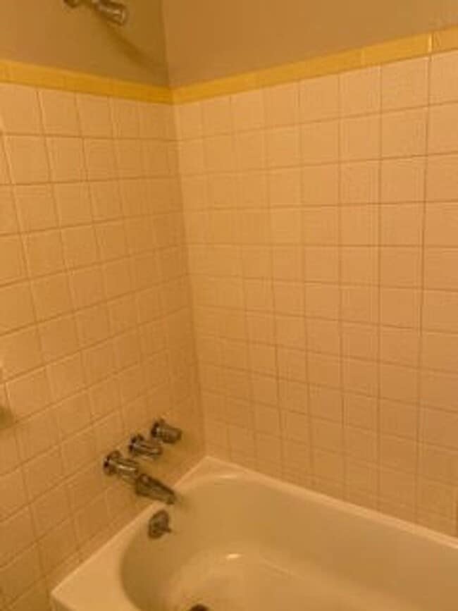 Building Photo - 506 State St