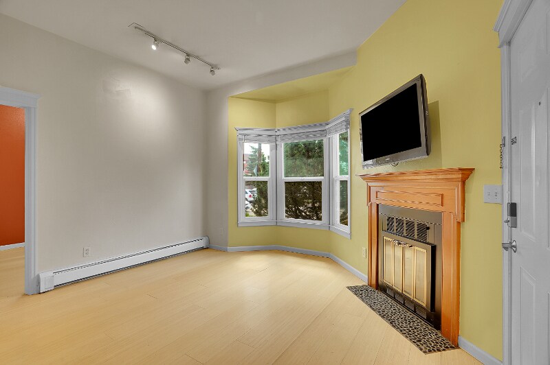 Building Photo - 2205 Arapahoe Ave