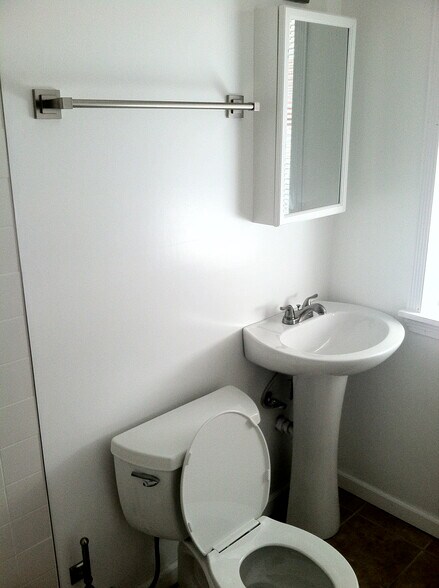 Building Photo - 3614 Edwards Rd