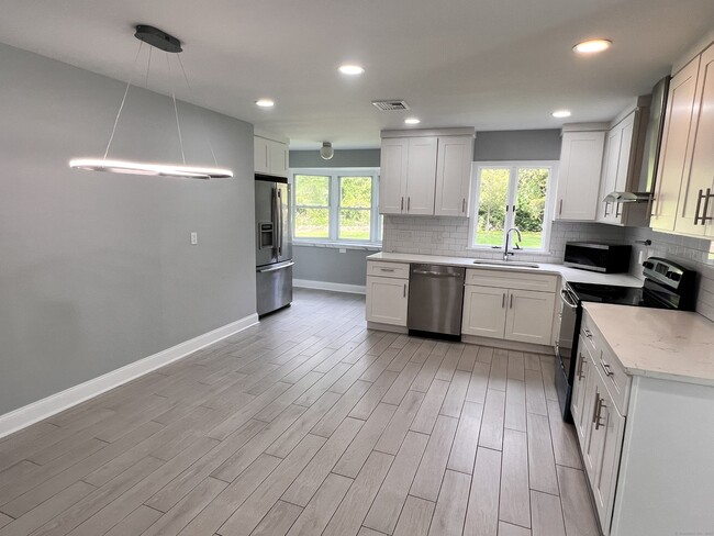 Building Photo - 267 Thunder Hill Dr
