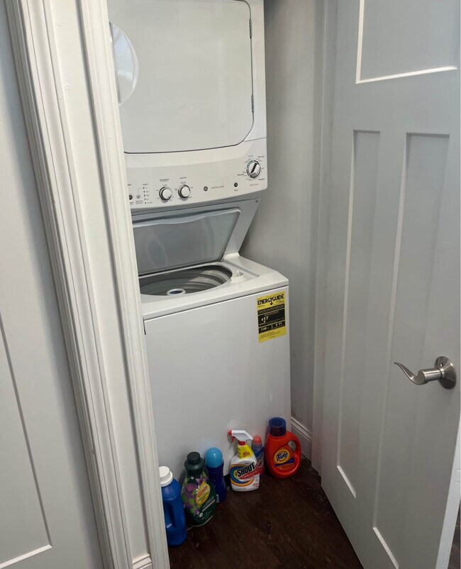 Building Photo - 4342 Jarboe St