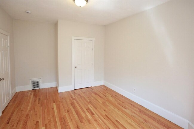 Building Photo - 41 Payson Ave