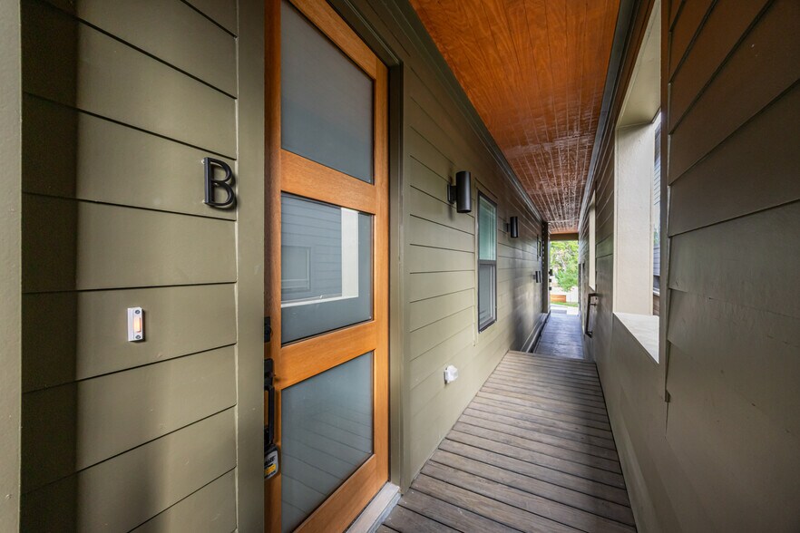 Entrance - 3327 Cornell St