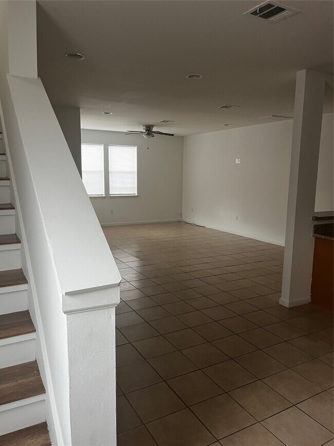 Building Photo - 4303 Oak Ridge Dr