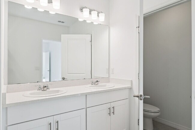 Building Photo - Spacious 4 Bedroom Retreat with 3 Full Baths in Charming Edgewater, FL!