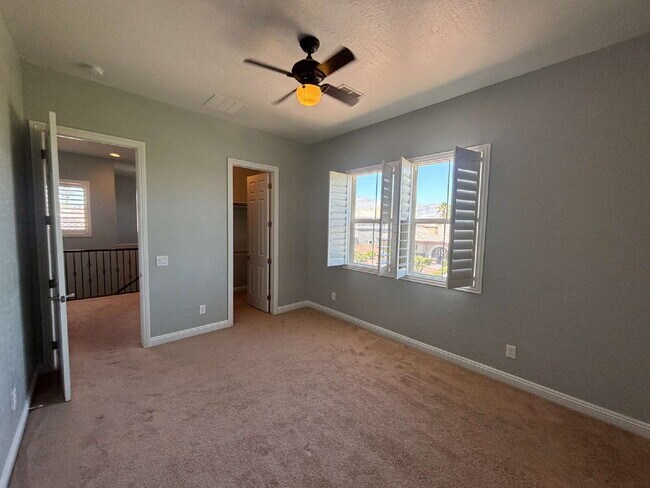 Building Photo - 5-Bed Retreat with Granite Elegance & Cozy Fireplace – 3690 Sq Ft of Comfort in Las Vegas with a ...