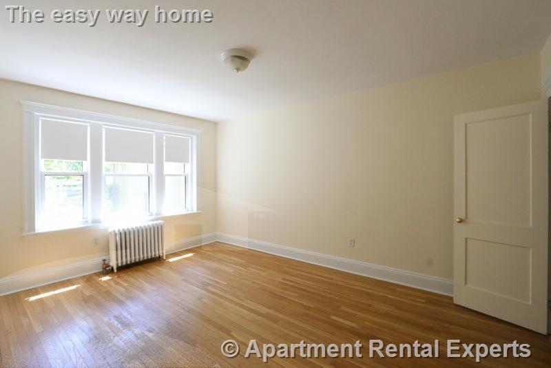 Primary Photo - 19 Wendell St