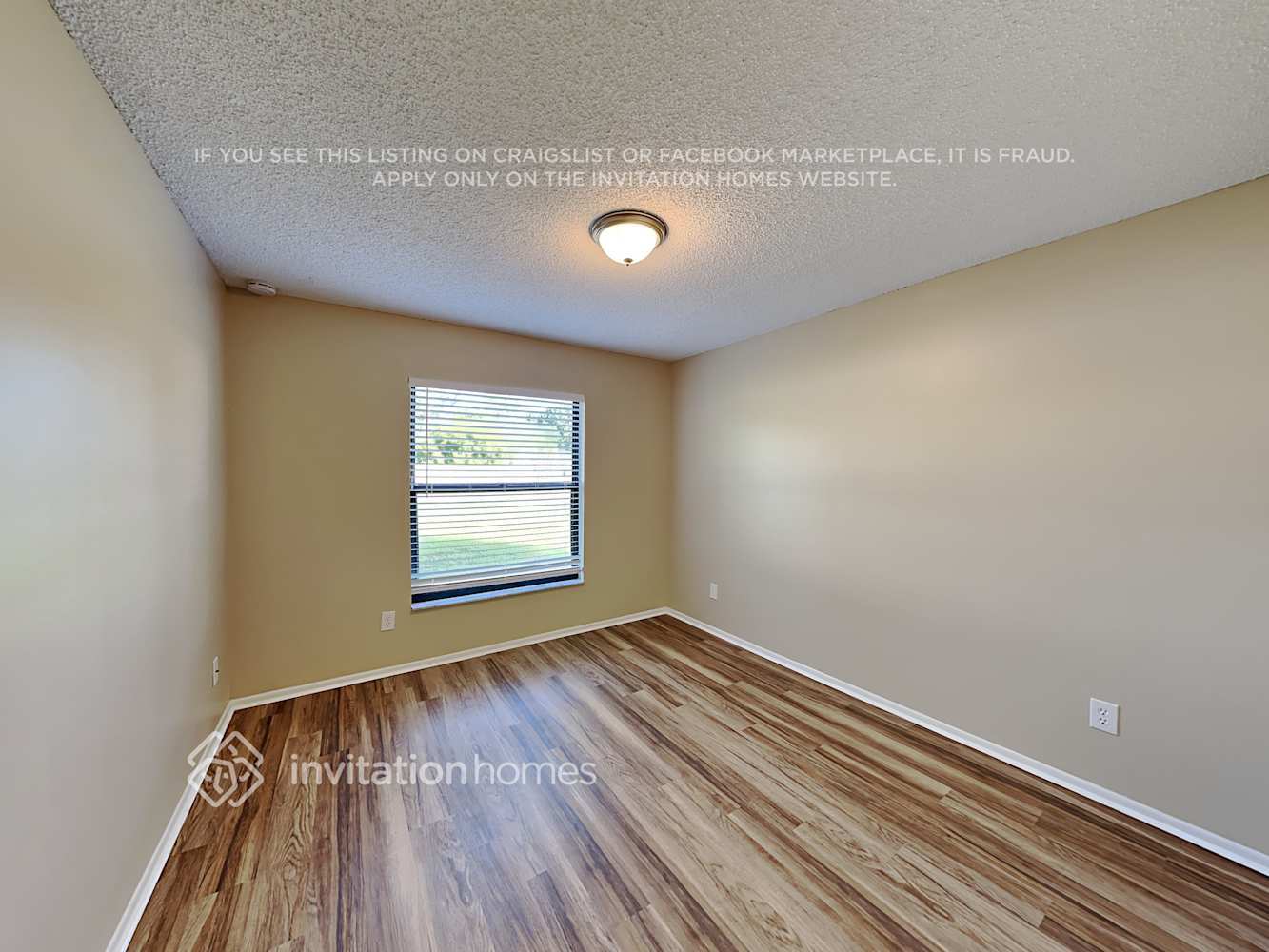 Building Photo - 2206 Fairmont Cir