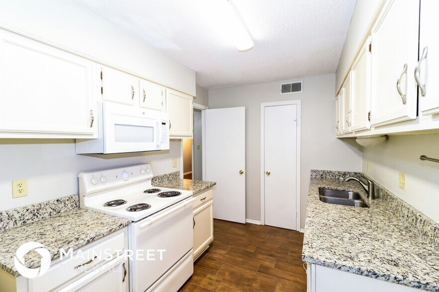 Building Photo - 2145 Bobolink Trail