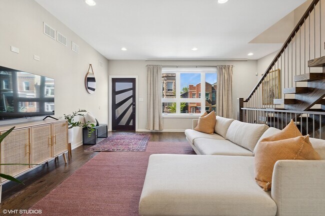 Building Photo - 3331 W Crystal St