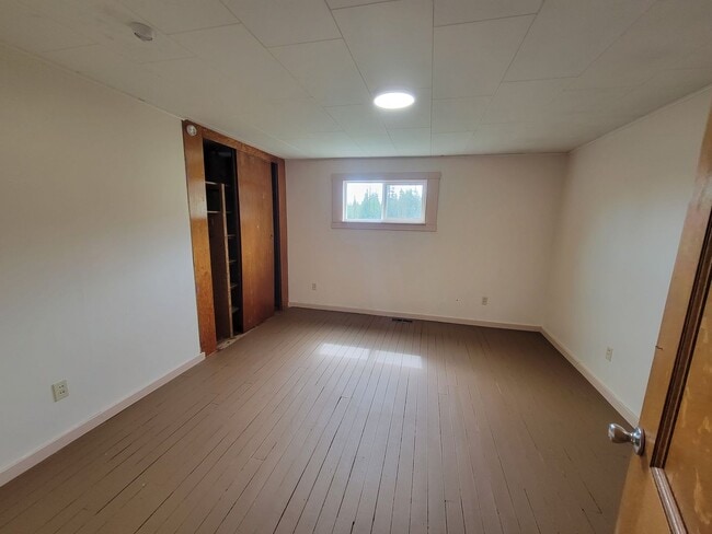 Building Photo - 5 Bedroom Home in Usk, WA