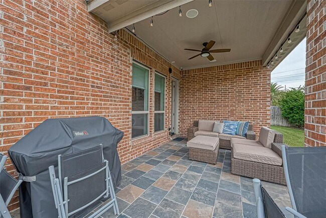 Building Photo - 13306 Stoneleigh Terrace Dr