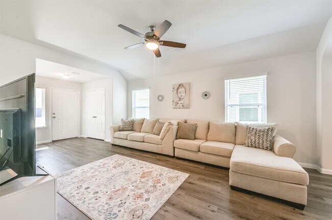 Building Photo - 5522 Briana Dee Dr