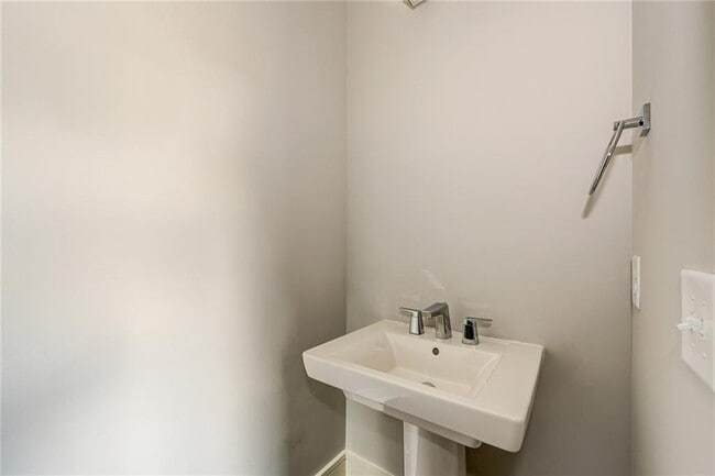 Building Photo - 3561 Blair Cir NE