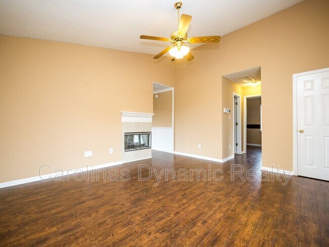Building Photo - 905 Milkfarm Ct