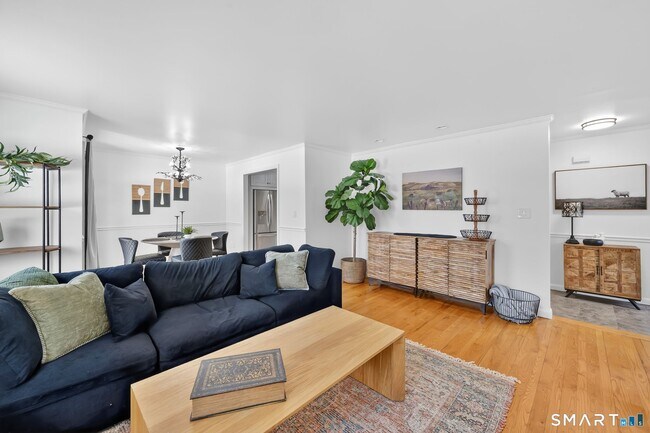 Building Photo - 78 Landing Cir