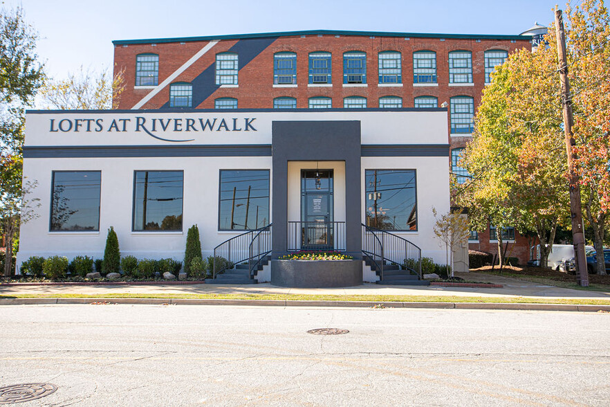 Primary Photo - Lofts at Riverwalk