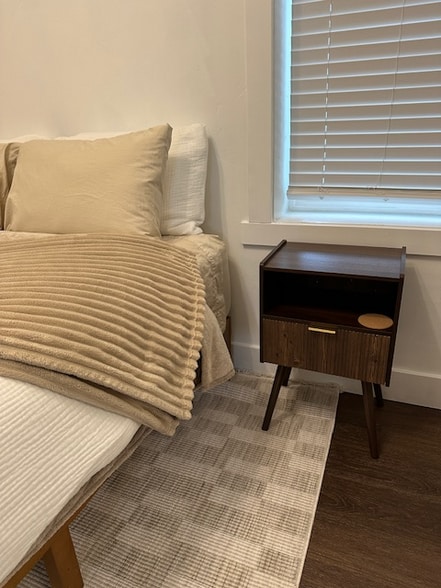 Building Photo - 835 S Edison St