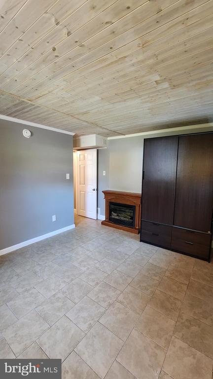 Building Photo - 318 Oakwood Ave