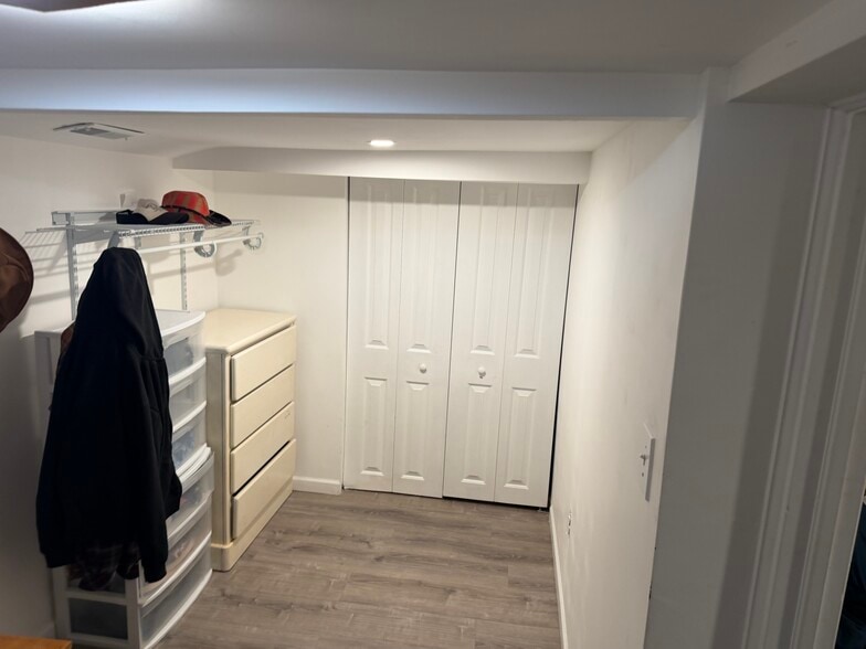 Building Photo - 263 S Haviland Ave