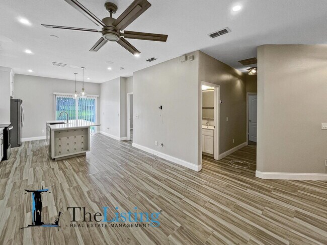 Building Photo - 11272 Moonshine Creek Cir