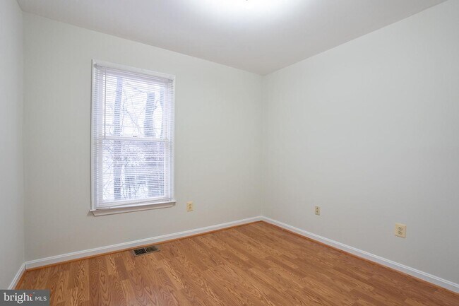 Building Photo - 8729 36th Ave