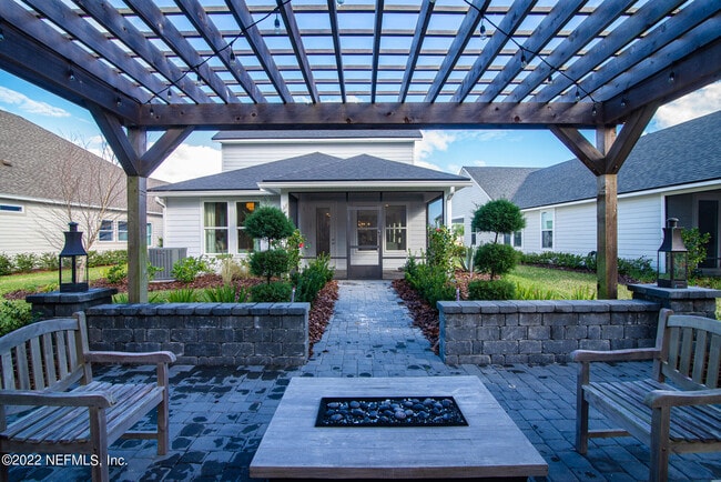 Building Photo - 118 Pioneer Village Dr