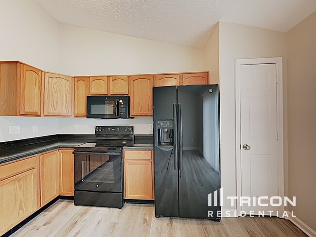 Building Photo - 10759 Mistflower Way
