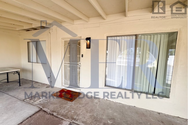 Building Photo - 4Bed/3Bath House at Broadway/Mill Ave! $199 MOVE-IN SPECIAL! Ready for Immediate Move-In! -- RV GATE