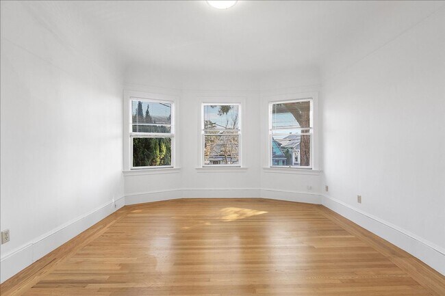 Building Photo - PARK AVE 1143-1149