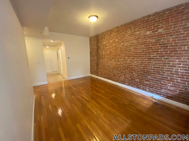 Building Photo - 53 Ashford St