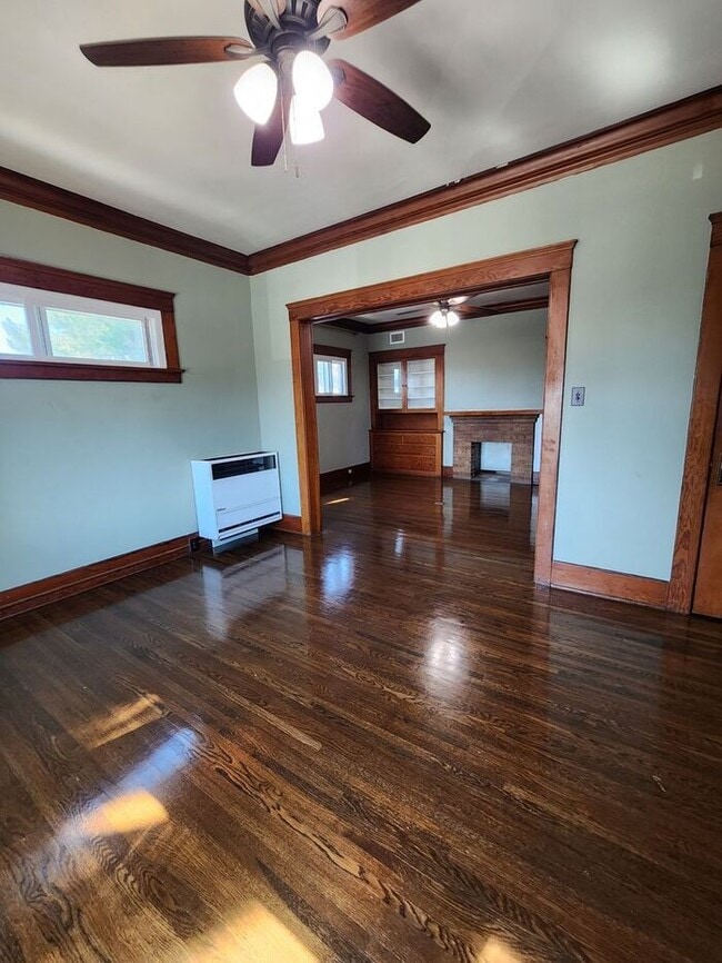 Building Photo - 1/2 off 1st Months RENT!! Victorian Gem in Golden Hill with garage! Flex Space!!