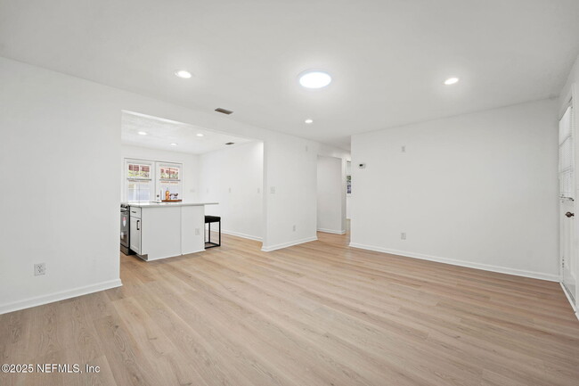 Building Photo - 3520 Bessent Rd
